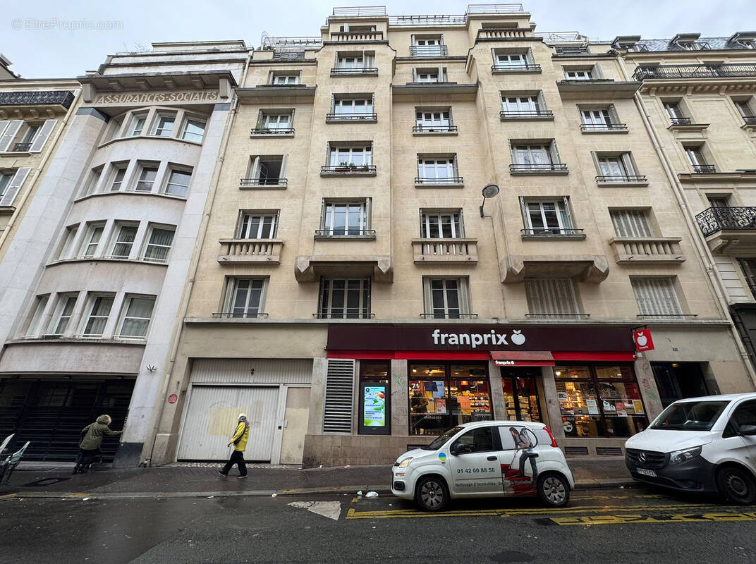 Parking à PARIS-9E