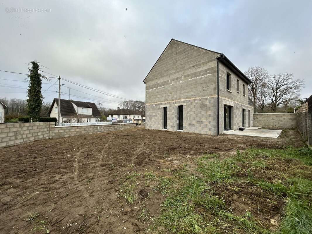 Maison à CHOISY-AU-BAC
