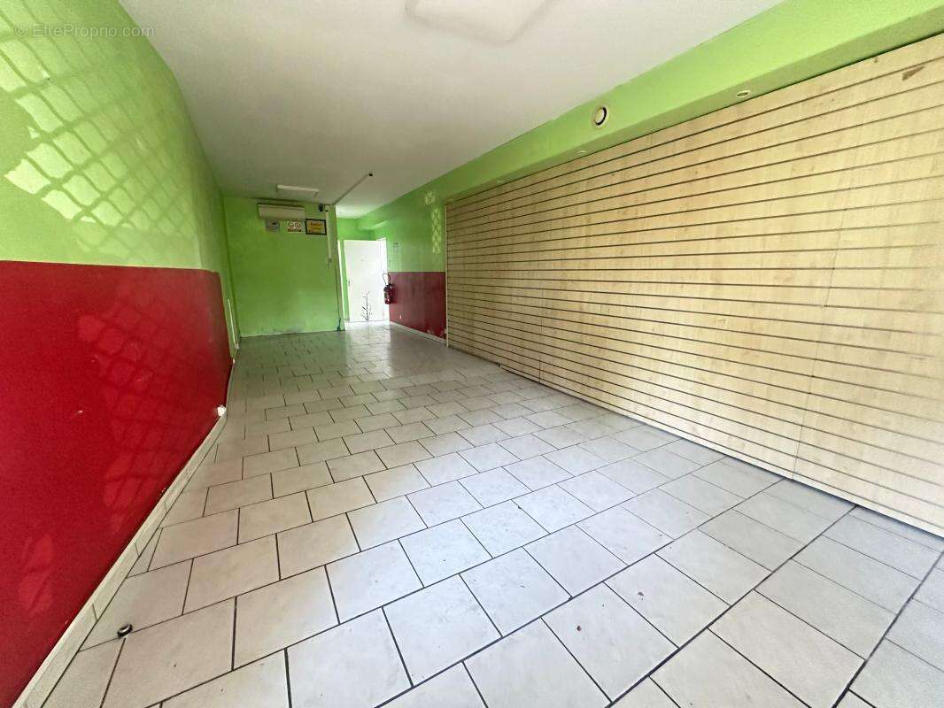 Bien Commercial À Vendre - photo 3