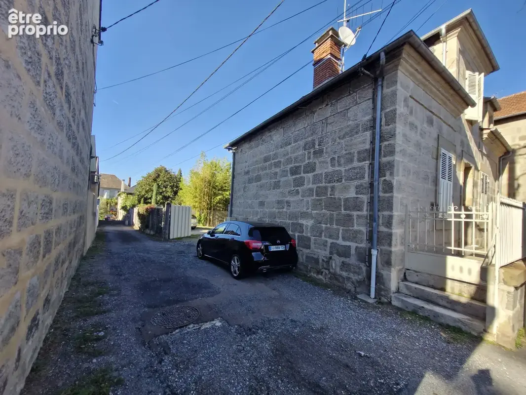 Maison de ville en brasier - photo 1