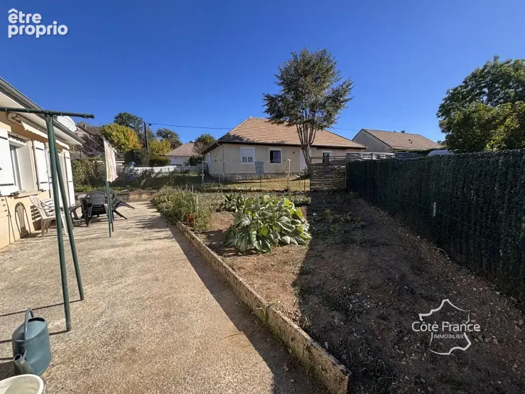 Très charmante maison construite en 2008 avec jardin, située - photo 19