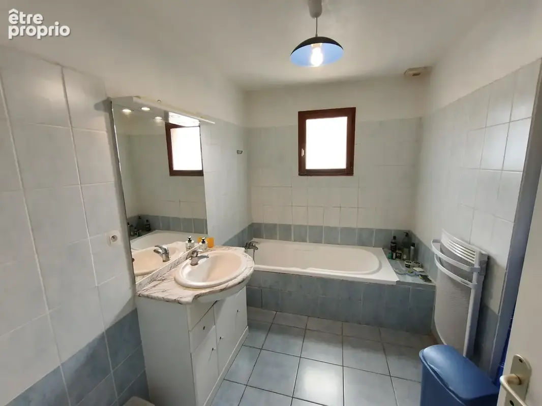 Maison T4 de plain-pied de 93 m2 avec jardin clos, piscine et garage - photo 15