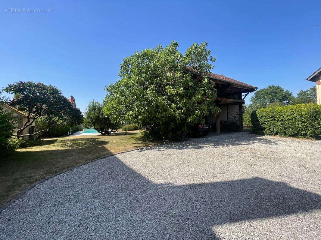 Propriétés Varennes Changy - photo 18