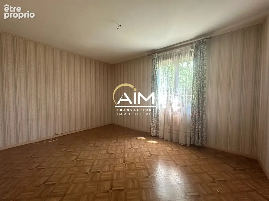 Au pied du bourg de Fondettes - Maison des années 80 avec fort potentiel - photo 10