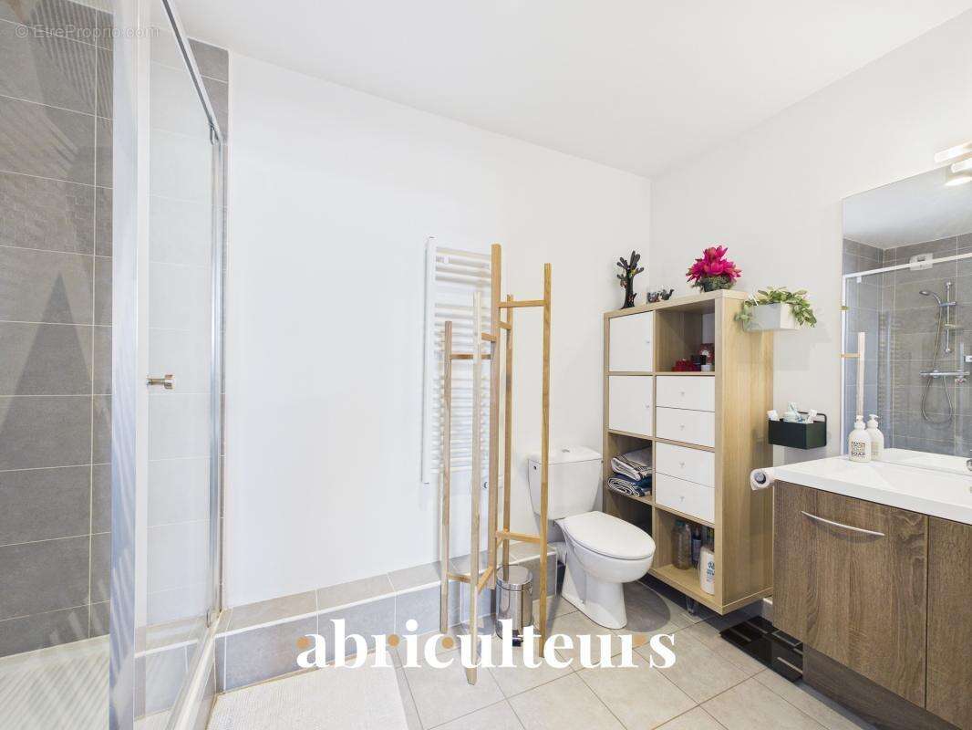 Appartement à AUBERVILLIERS