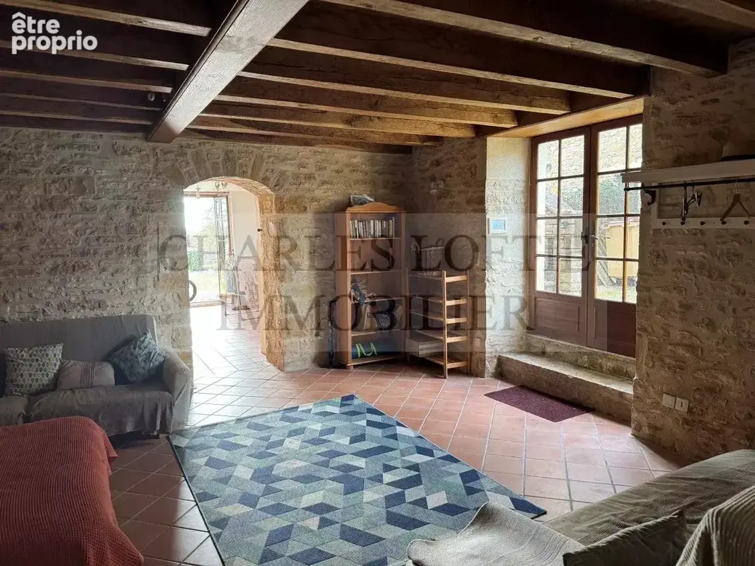 Maison de village spacieuse en pierre, grange et piscine dans jardin clos. - photo 14