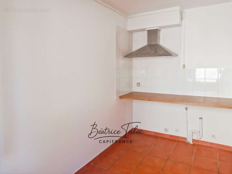 Appartement à LA FARE-LES-OLIVIERS