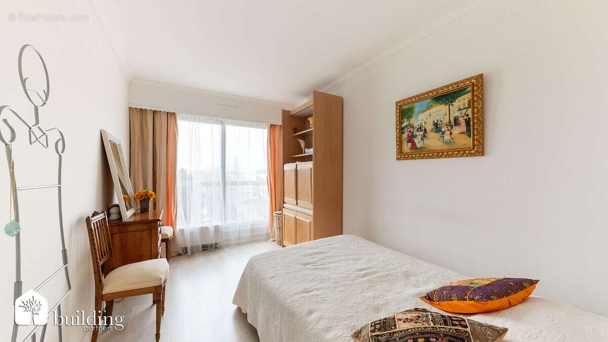 Appartement à COURBEVOIE