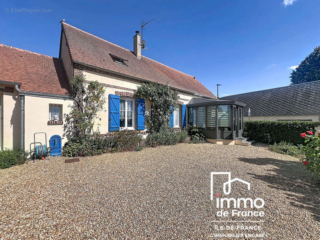 Charmante maison de 6 pièces à vendre à Landelles - 245 000 - photo 17