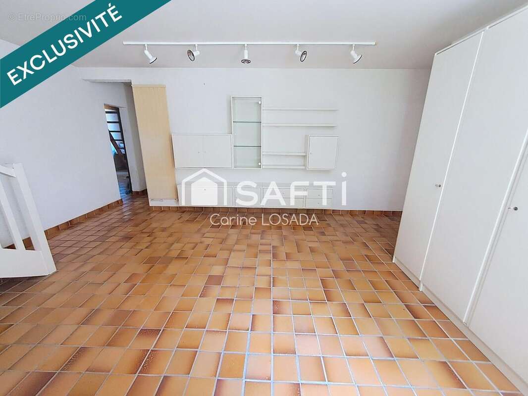 Maison 192 m² à Les Magnils-Reigniers  - photo 7