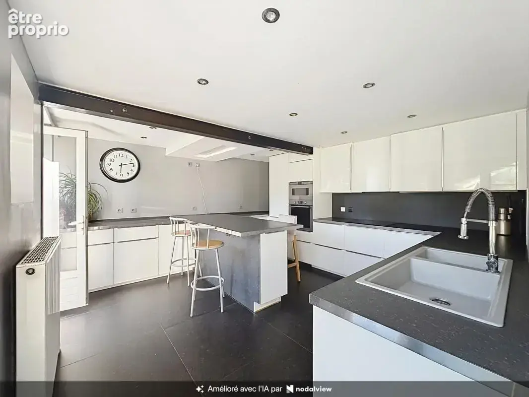 Maison style longère rénovée bâtie sur 1 hectare - photo 7