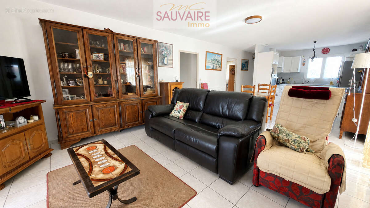 Villa de plain-pied, 3 chambres, avec beau terrain. - photo 3