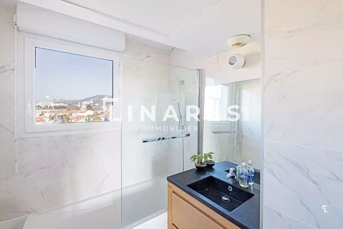 Appartement à MARSEILLE-9E