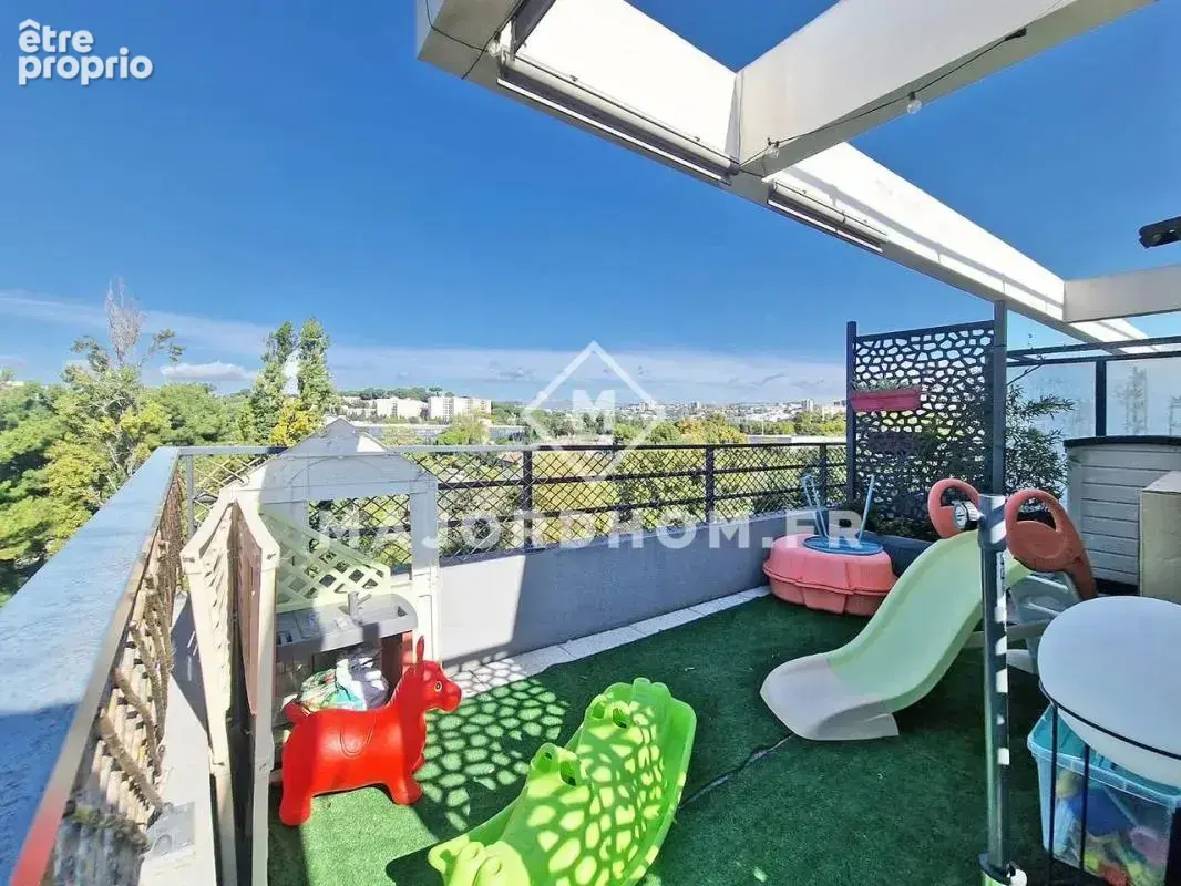 Vente Type 4 dernier étage terrasse de 35 m2 calme vue dégagée 13010 - photo 3