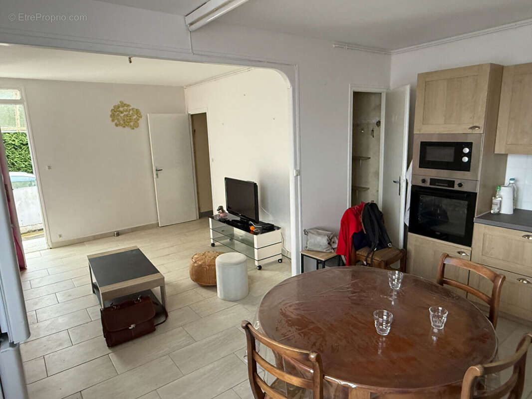 Maison à FRESNAY-SUR-SARTHE