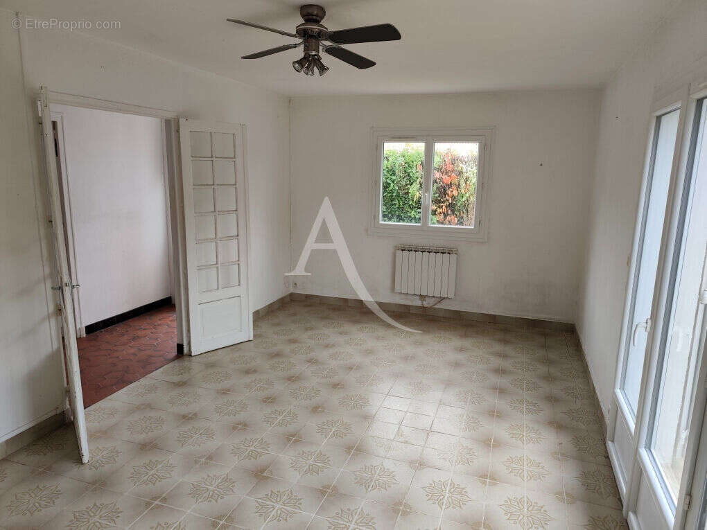 Maison à SAINT-LAURENT-DE-LA-PREE