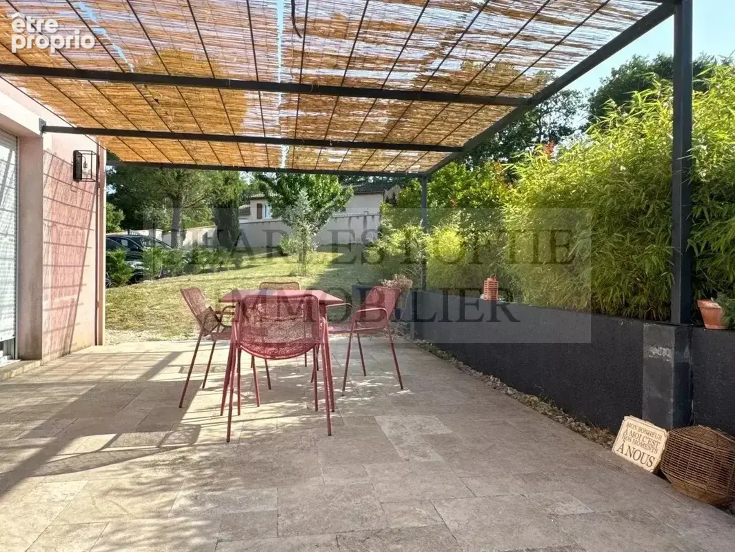Maison et piscine sur 1770 m² de terrain - photo 4