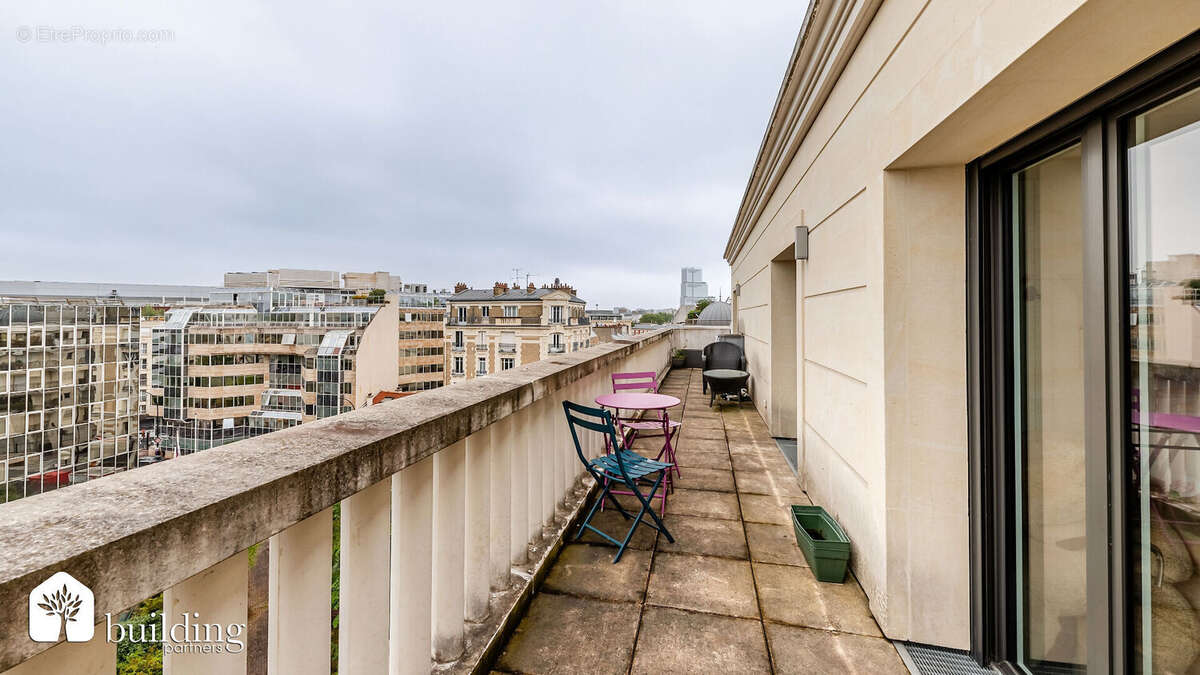 Appartement à LEVALLOIS-PERRET
