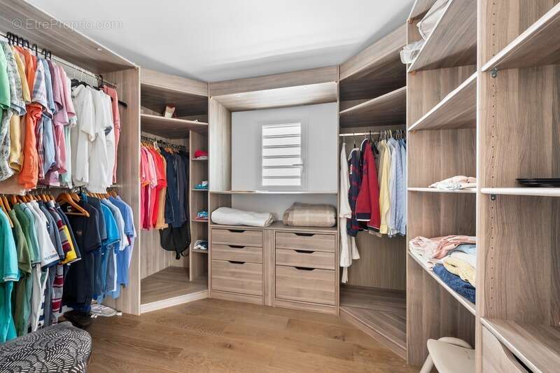 Maison à vendre 10 pièces SAINT GILLES LES BAINS (974) - photo 8