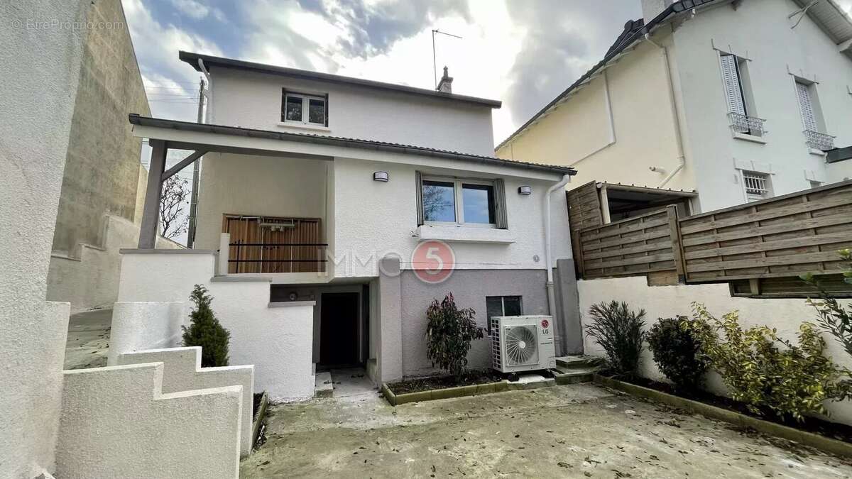 Maison 85 m² à Le Raincy  - photo 2