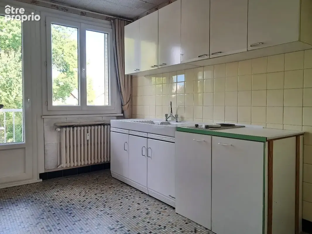 Grand appartement t3 a renover - photo 2