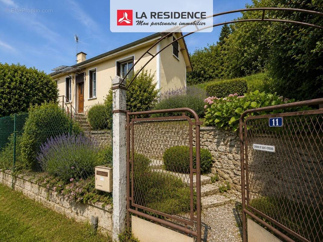 Maison à BENNECOURT