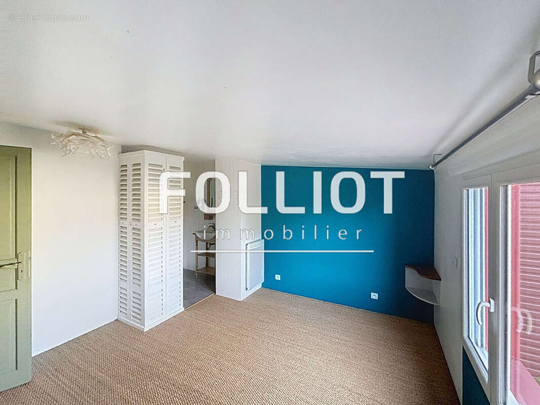 Commerce à DIVES-SUR-MER