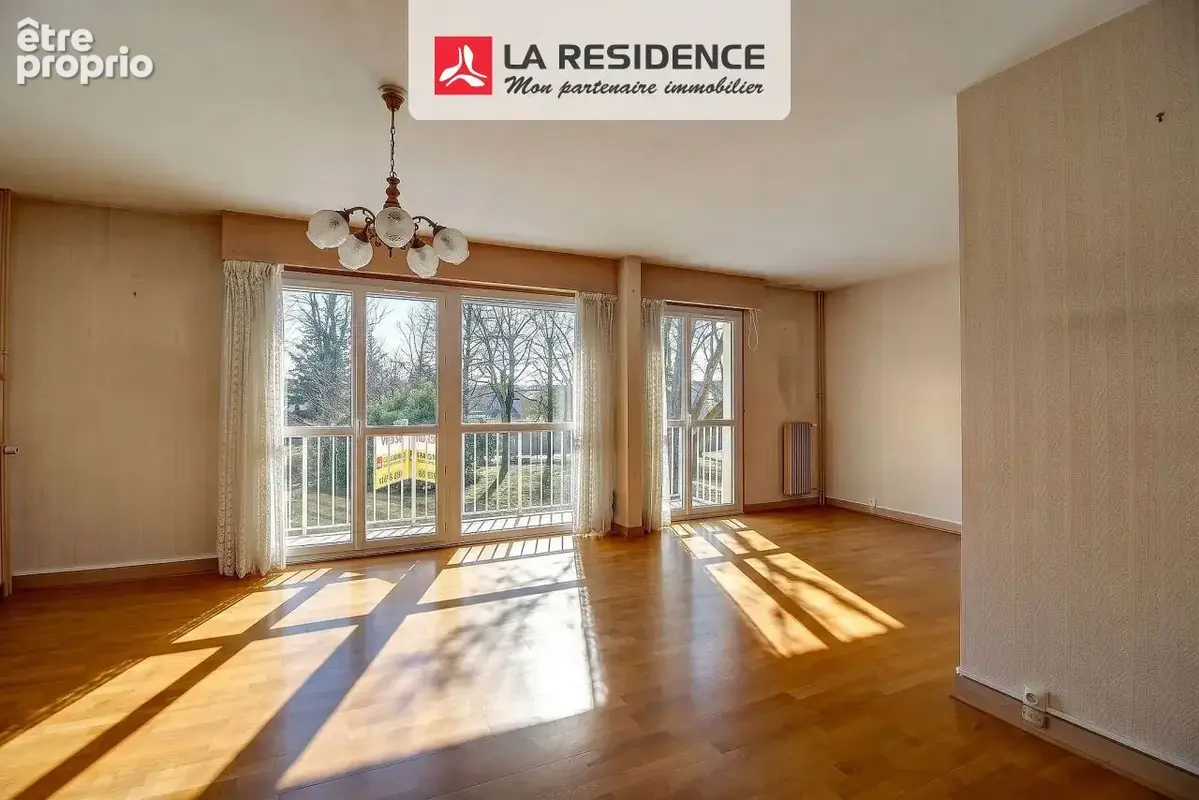 Appartement 5 pièces 97 m² à vendre à Chambourcy (78240) - photo 2
