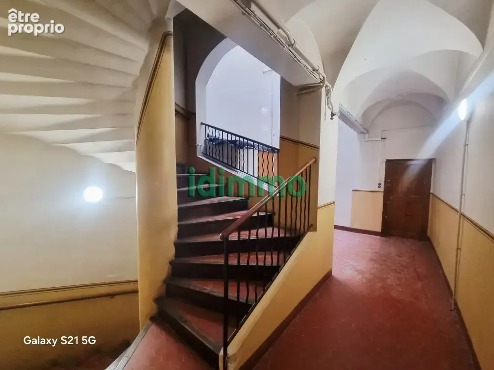 Exclusivité Draguignan bel immeuble en trés bon état de 238m+dépendances 2 appartements F3+2 F1 dépendances ga - photo 4