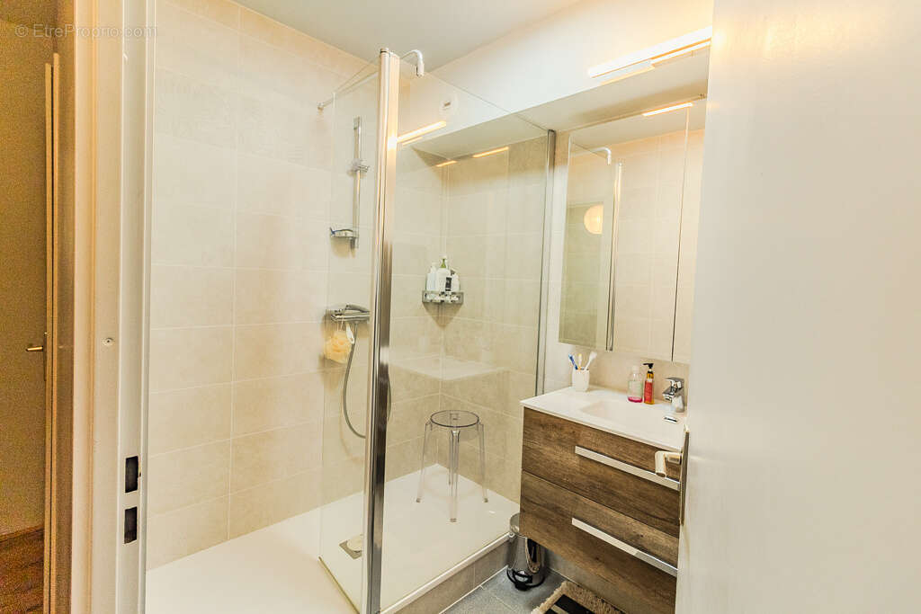 Autre à VILLEURBANNE