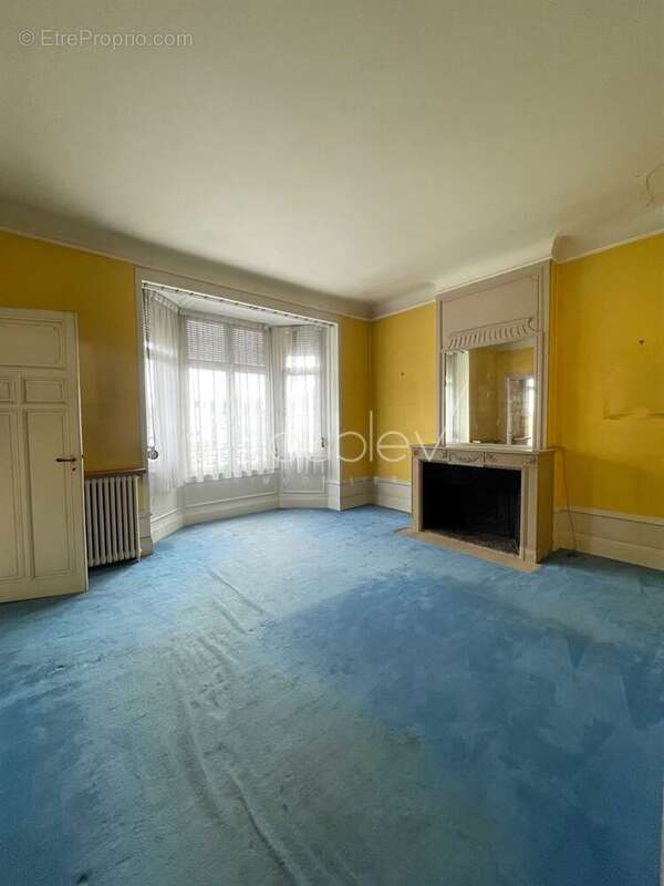 Cachet pour cet appartement T4/T5- 163 m² à rénover - photo 3