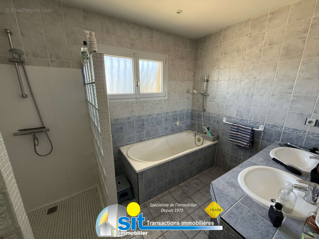 Maison à REVENTIN-VAUGRIS