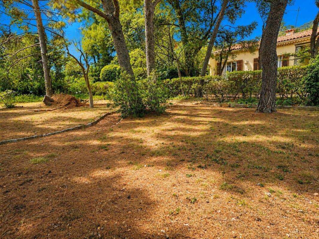 RARE à la vente villa d'exception de 191 m² type 5 sur 1995 m² de terrain - photo 2