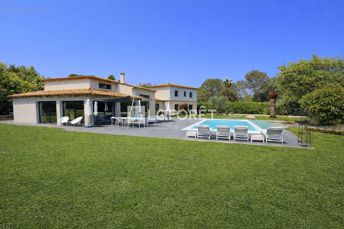 Maison à MOUGINS