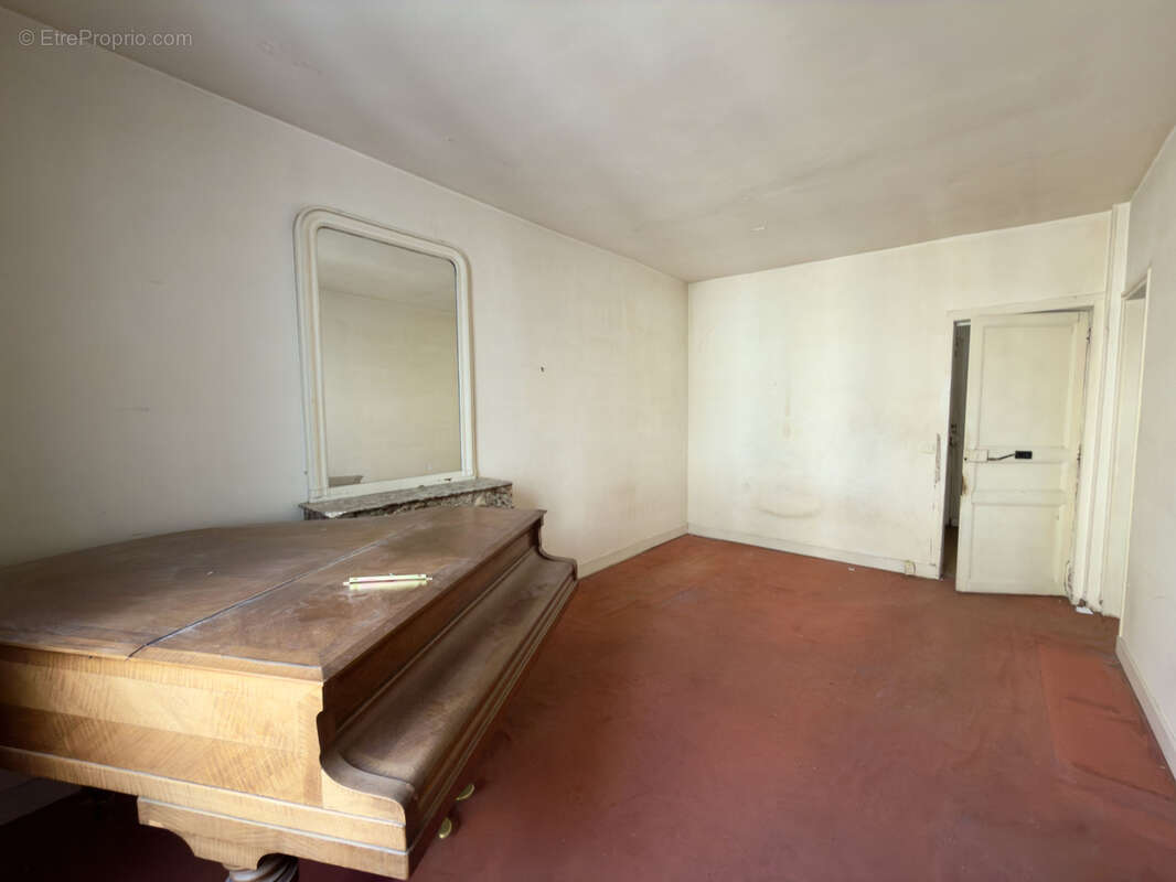 Appartement 60 m² à Paris-10e  - photo 8
