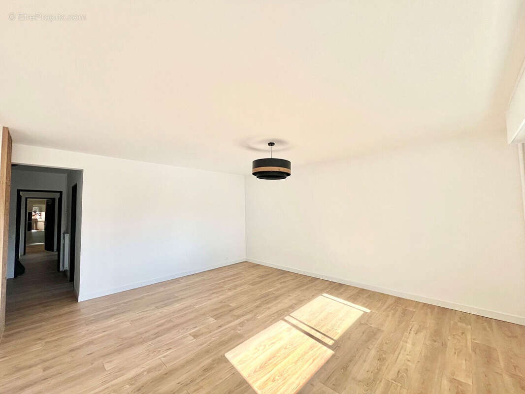 A VENDRE grand appartement Caen 4 pièce(s) 85 m2 - calme - sécurisé - proche centre ville - garage  fermé - cave - photo 13