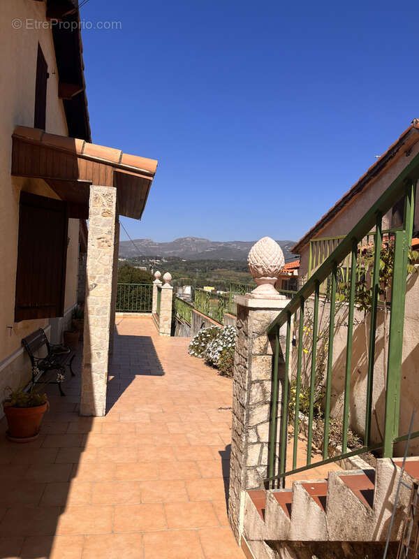 A vendre -Maison de maçon et garage  avec vue dégagée-Marseille 11 ème arrondissement - photo 14
