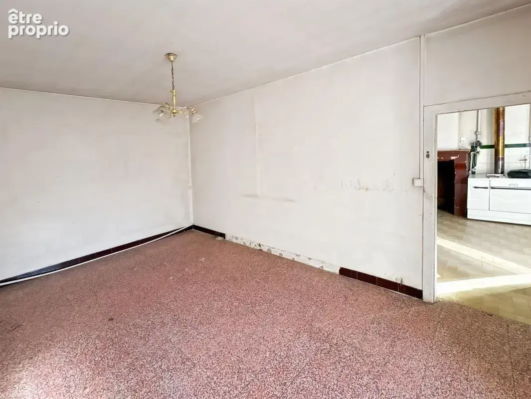 A SAISIR - Bien à fort potentiel - Spécial Rénovation ! - photo 12