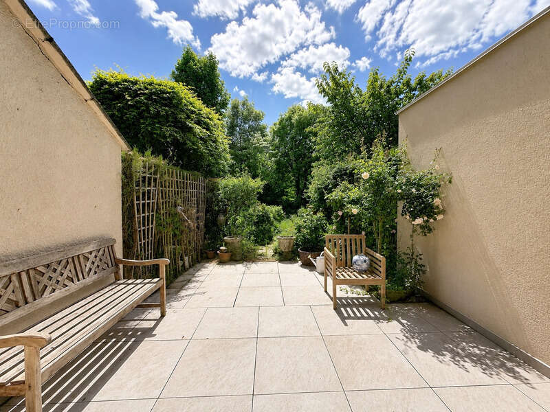 Maison à PREVESSIN-MOENS