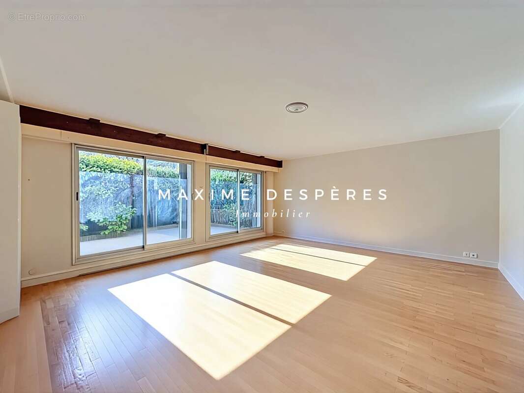 Appartement à NEUILLY-SUR-SEINE