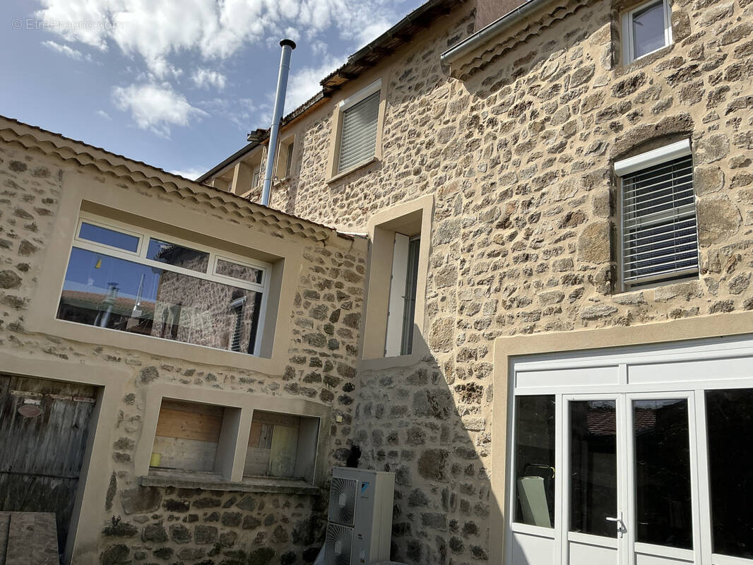 Maison à SAINT-VICTOR