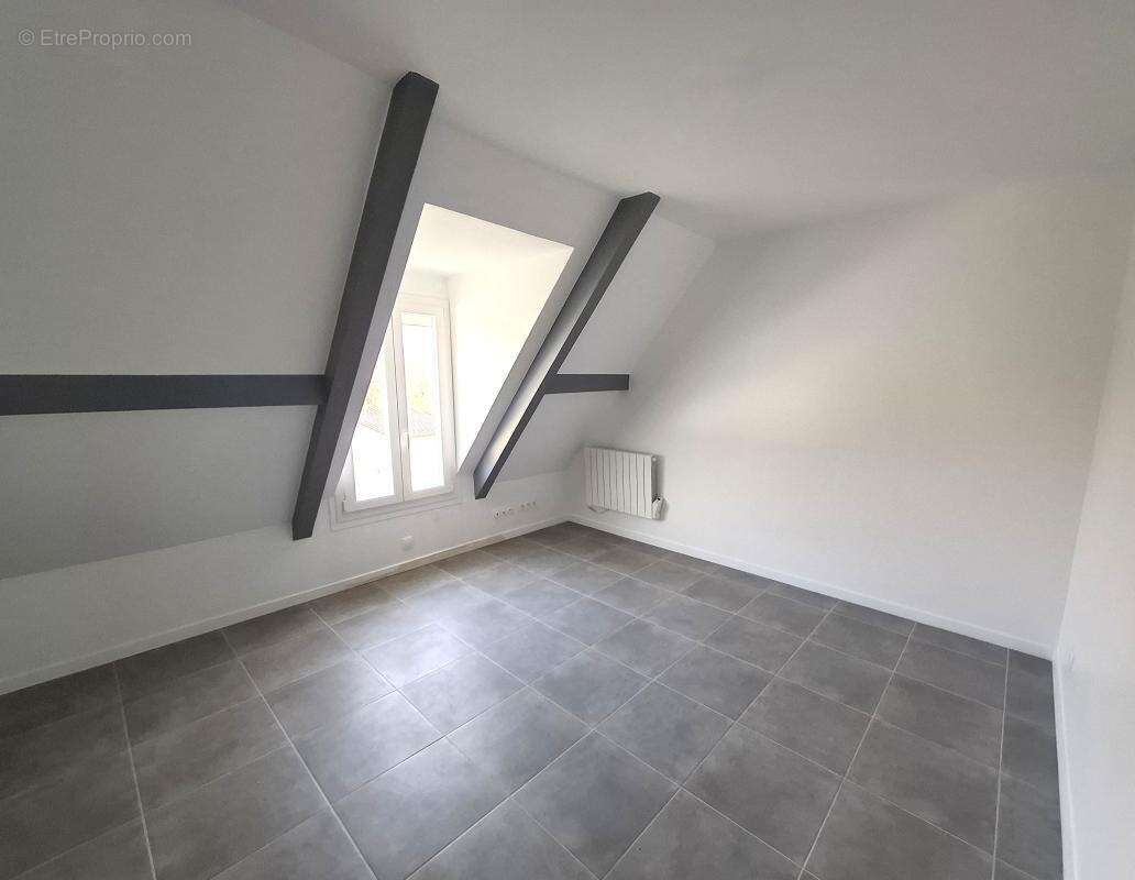 Maison à CUISE-LA-MOTTE