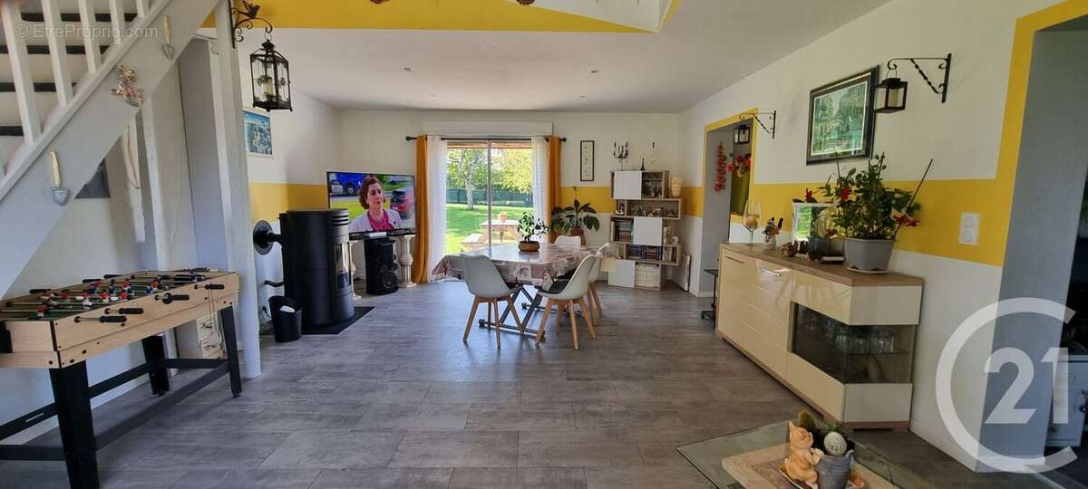Maison à SAVIGNY-EN-REVERMONT