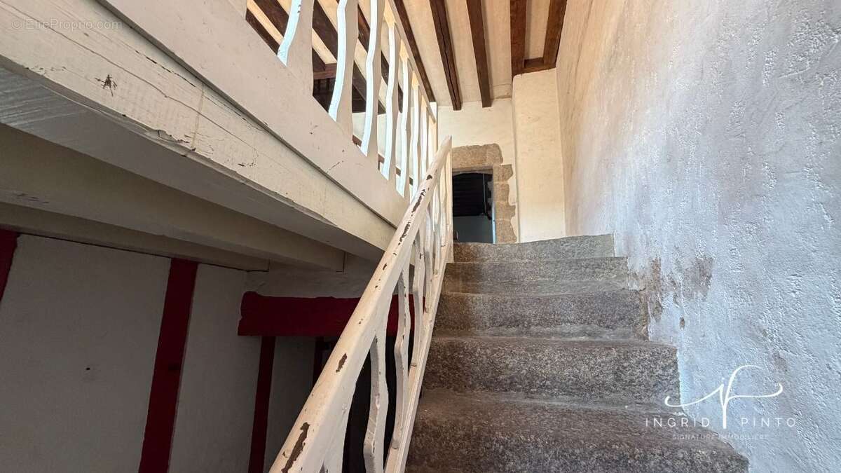 Maison à PARTHENAY