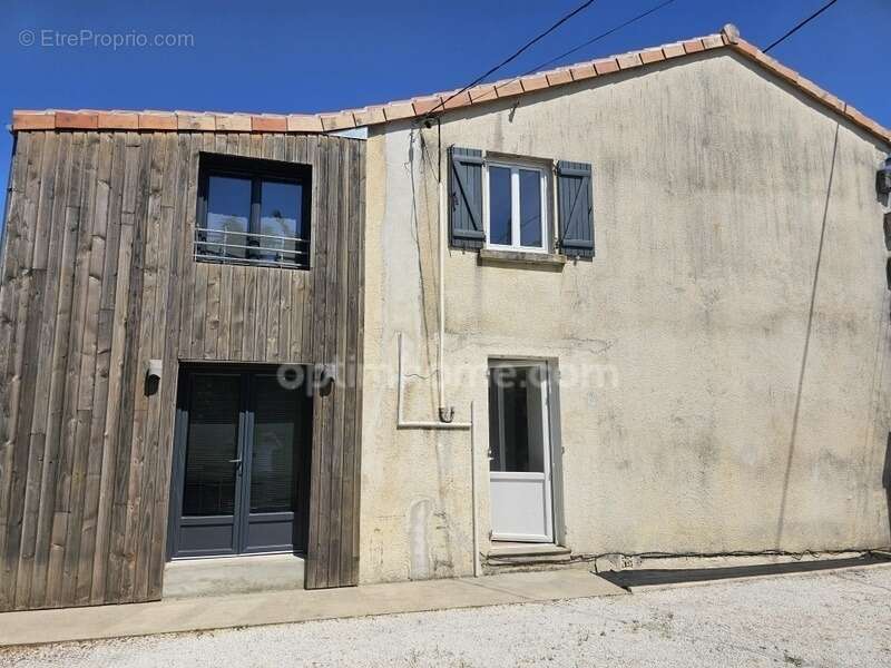 Maison à MAGNAC-SUR-TOUVRE