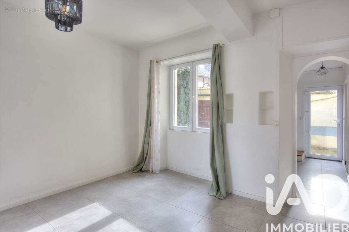 Photo 2 - Maison à PONT-SUR-YONNE