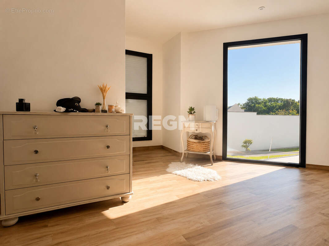 Maison contemporaine de 149 m2 avec piscine chauffée, suite parentale et climatisation   Varrains - photo 10