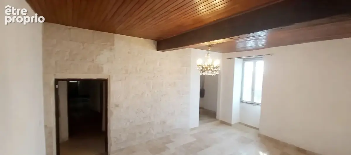Maison de village avec terrasse et commerce au rez-de-chaussée - photo 6