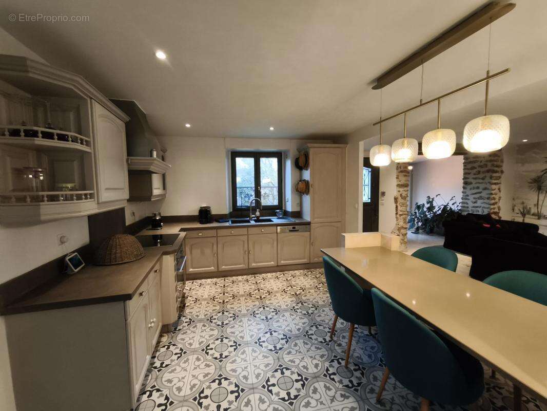 Maison 210 m² à Orgeval  - photo 7