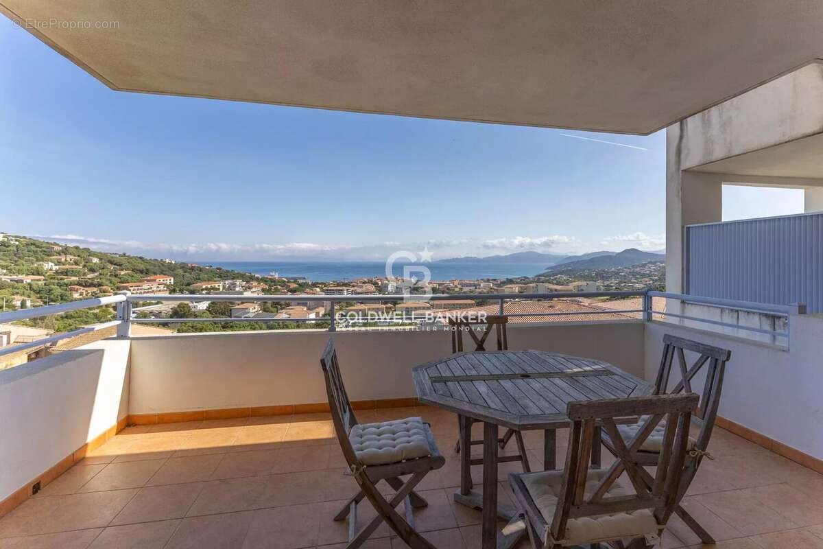 Appartement à L'ILE-ROUSSE